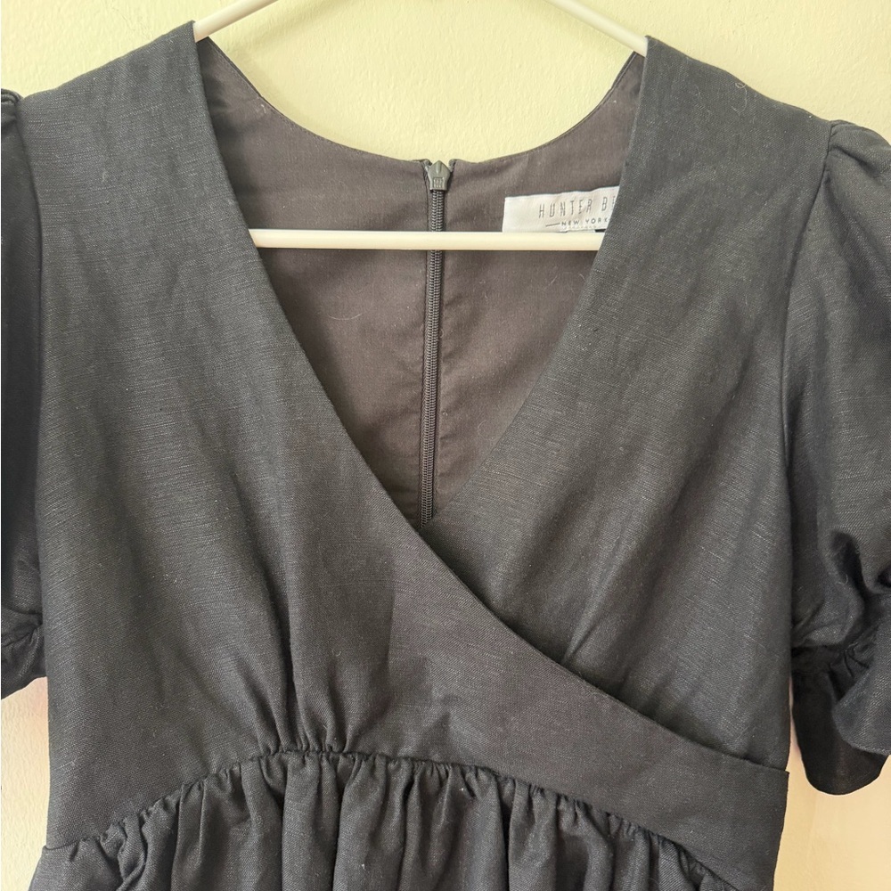 ✨ Hunter Bell Black Linen-Blend Wrap Peplum Top (XS) ✨ - Picture 4 of 11